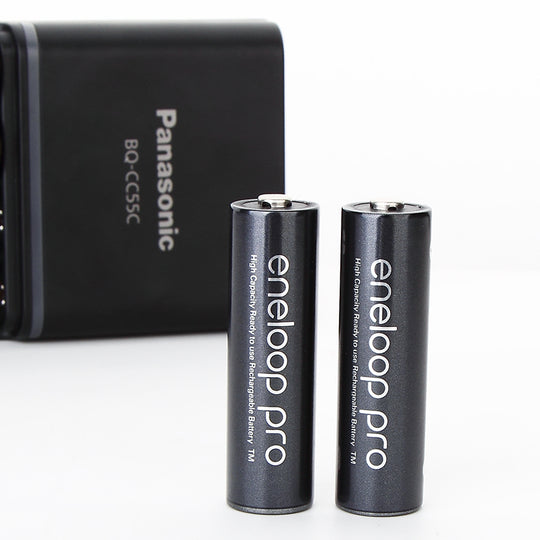 松下 Eneloop 充电器 K-KJ55HCC40C，带 4 节 2550mAh（日本）电池