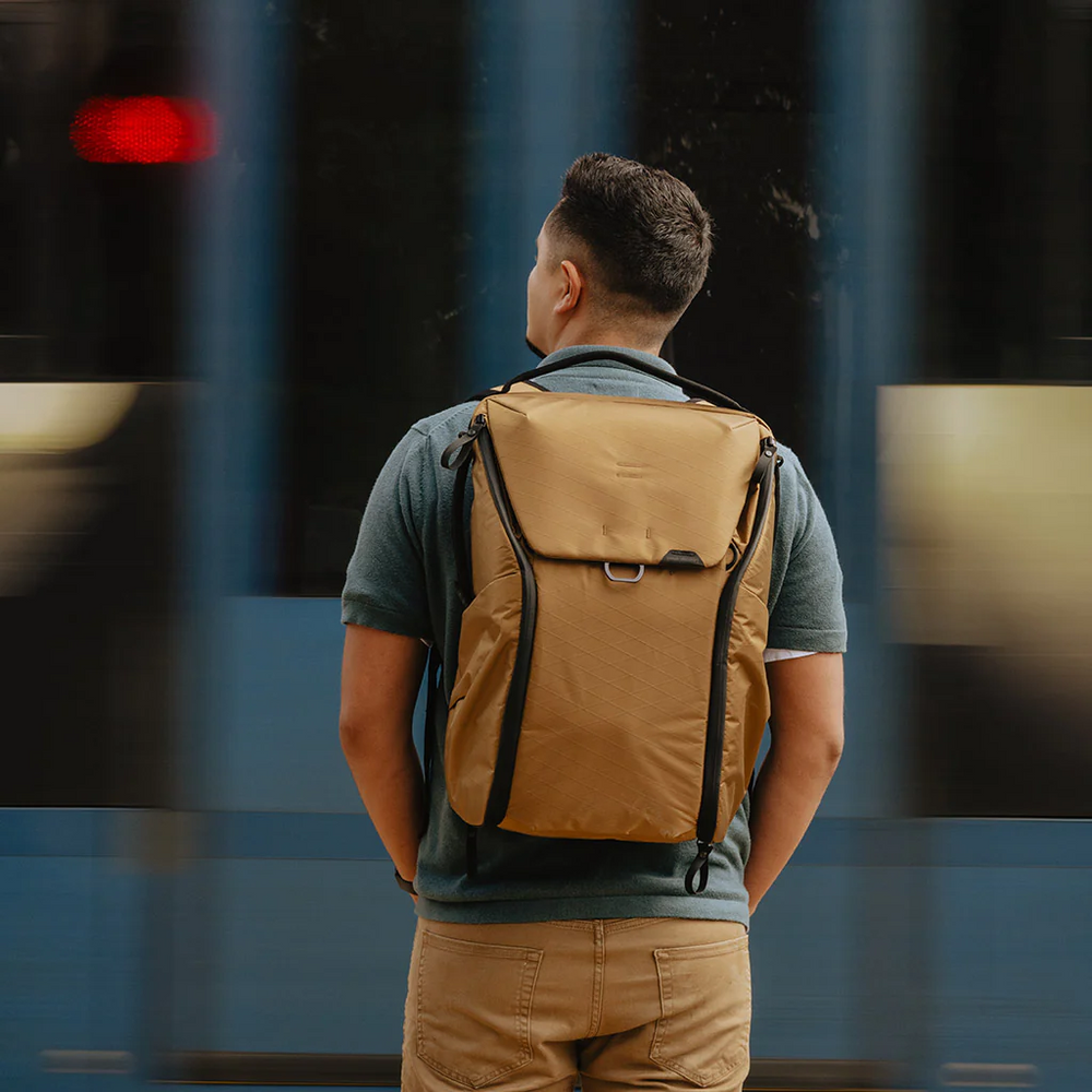Peak Design 日常背包 30L V2（黑色、炭灰色、午夜蓝、土狼色）
