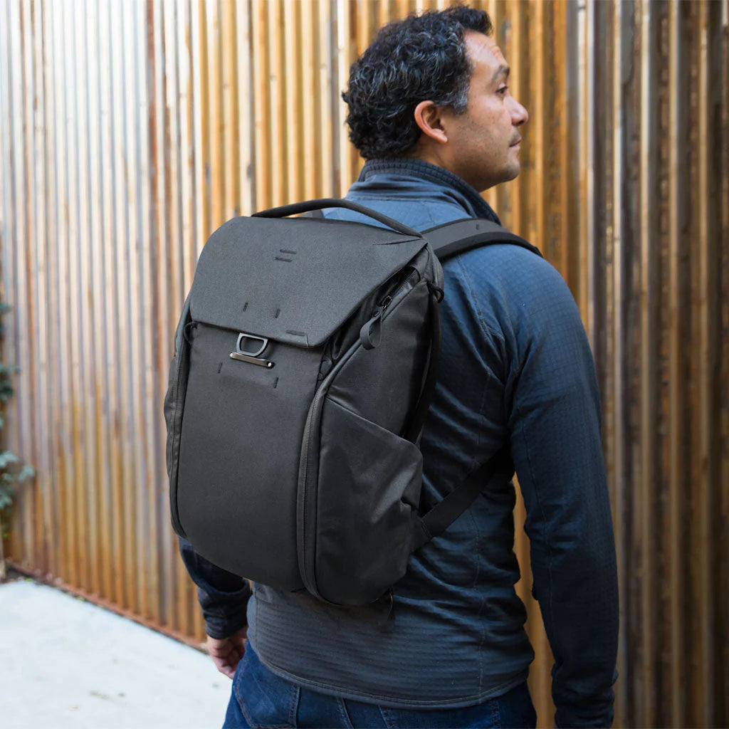 Peak Design 日常背包 30L V2（黑色、炭灰色、午夜蓝、土狼色）