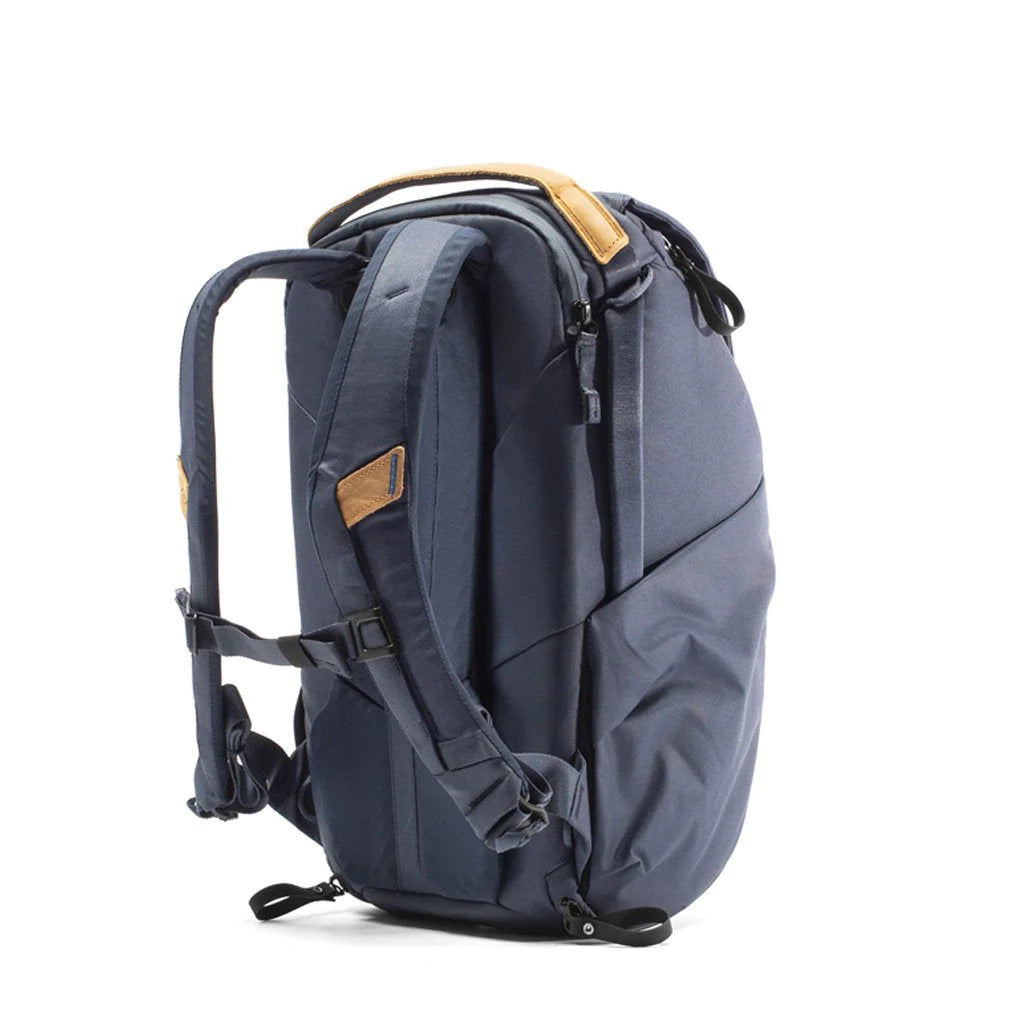 Peak Design 日常背包 30L V2（黑色、炭灰色、午夜蓝、土狼色）